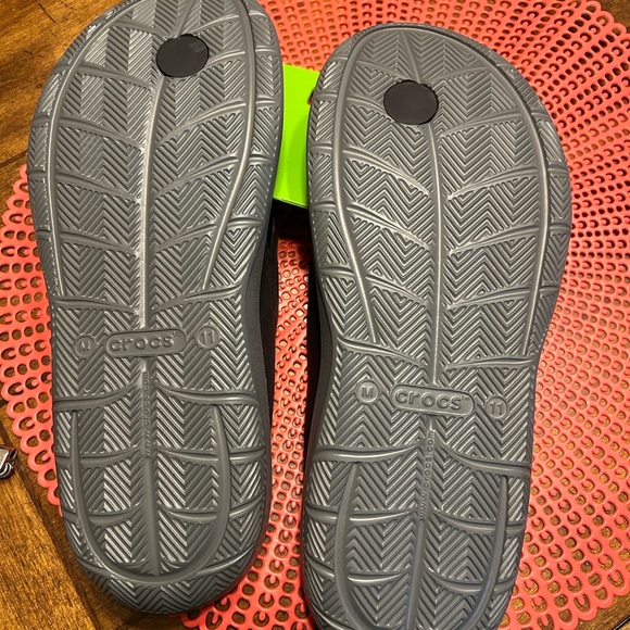 Crocs - Picture 2 of 3